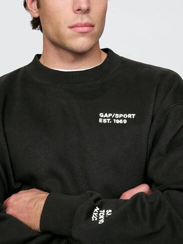 GAP Men's Mini Logo Crewneck Sweatshirt in Kuwait