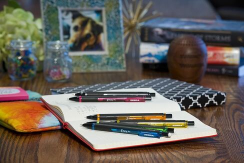 قلم رصاص ميكانيكي Z-Grip Plus من زيبرا، 0.7 مم، مع رصاص وممحاة، ألوان أسطوانية متنوعة، برتقالي، أصفر، أخضر، 3 عبوات (55703) in Saudi Arabia