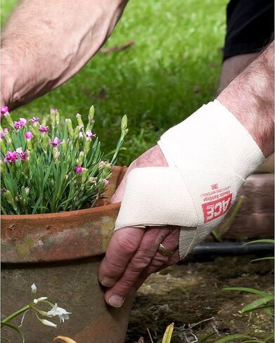 ضمادة مرنة مع مشابك مقاس 2 بوصة من ACE، بيج، 2 × 51.2 بوصة، رائعة للمرفق والكاحل والركبة والمزيد، تصميم مريح للارتداء لفترات طويلة، تصميم ملفوف سهل الاستخدام (207310) in Kuwait