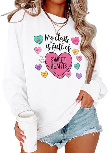 سويت شيرت نسائي لعيد الحب للمدرس، سويت شيرت لطيف ومضحك لعيد الحب، بلوفر برسومات قلب الحلوى in Kuwait