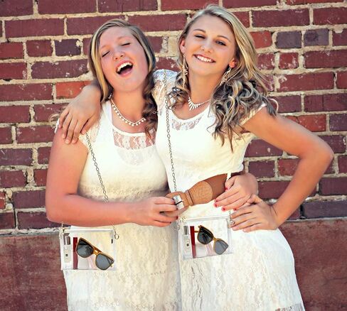 Small Clear Purses Bag for Women Stadium Approved Clear Concert Approved bag Crossbody Shoulder Bag with Adjustable Chain for Concert Sports Events in Kuwait