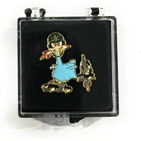 OOzlefinch Lapel Pin FBA