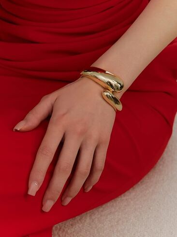 Gold Cuff Bangle Bracelets for Women Trendy,Hinged Cuff Wide Chunky Gold Bracelet Minimalist Bangle Statement Jewelry Gift in Saudi Arabia