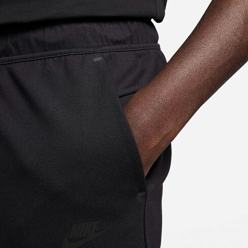 Nike Tech شورتات خفيفة الوزن الحجم- أسود/أسود كبير in Saudi Arabia