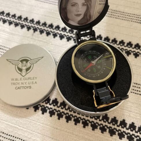 صورة Peggy Carter Compass Metal 1/1 Scale Captain's Compass Prop with Carter Photo Movie Prop Prop Home Trouglible Home/Her in Saudi Arabia
