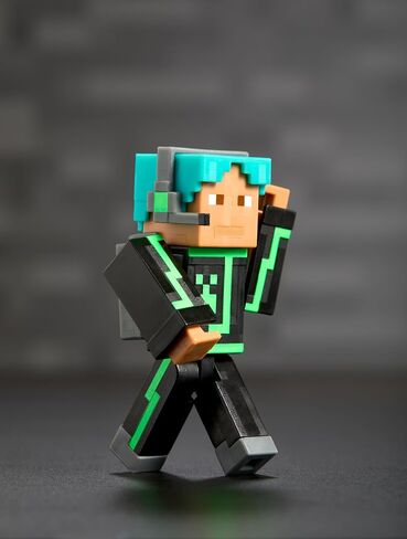 Mattel Minecraft Creator Series Action Figure وملحقاتها، لعبة سترة Camp Enderwood eSports بمقياس 3.25 بوصة ورموز DLC in Saudi Arabia