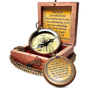 بوصلة خشبية مع صندوق وبطاقة تحية - هدية التخرج الملهمة 2024 ، الثقة في The Lord QUOTE ، مثالية للرجال والنساء والفتيان والفتيات in Kuwait
