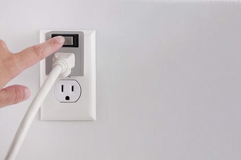 Philips Grounded Outlet Extender, On/Off Power Switch with Integrated Circuit Breaker, 3 Prong, Easy to Install, For Indoor Lights and Small Appliances, Space Saving Design, 1 Pack, Gray, SPP1129GR/37 in Saudi Arabia