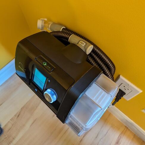 Upgraded CPAP Wall Mount Shelf Kit for AirSense 10 with Mask Hook & Hose Hanger & Bottom Hooks, Save Space, Avoids Hose Tangle, Easy Installation Black in Kuwait