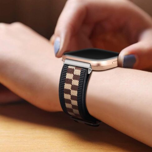 أربطة مرنة من FINTIE متوافقة مع Fitbit Versa 2 1، أشرطة بديلة قابلة للتمدد من النايلون بحلقة ناعمة وقابلة للتعديل، بني/أسود in Saudi Arabia