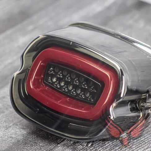 ضوء خلفي LED من Eagle Lights HALOZ Layback مع إشارات الانعطاف للدراجات النارية Harley Davidson in Saudi Arabia
