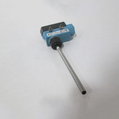 BZE6-2RN18 Micro Limit Switch, Enclosed, Compact, 15 AMPS, Side Mount, Coil Spring Wobble Lever in Saudi Arabia