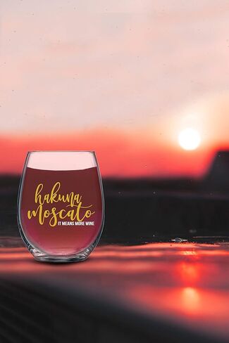 Funnwear Hakuna Moscato - 15oz Wine Glass Glass الفريد من نوعه ، فكرة عيد ميلاد سعيد له ، هي ، أمي ، النساء ، زوجة الرجال ، رئيس ، أخت ، أفضل صديق ، BFF ، العمة - مثالية لزميل في العمل in Kuwait