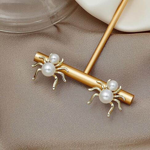 أقراط العنكبوت للنساء أبيض لؤلؤة العنكبوت الأقراط في أقراط الحيوانات الصغيرة الهدايا المجوهرات مضحكة in Kuwait