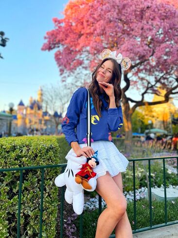 Vilove Magic Kingdom Sweatshirts for Womet Glitter Tshirt tshirt لطيف الأميرة الرسم in Kuwait