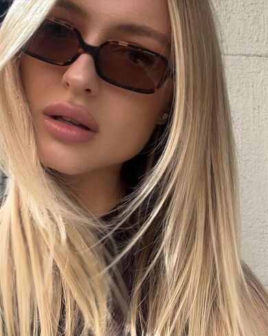 BOTEN Retro Rectangular Sunglasses for Women Men Trendy Vintage Small 90s Sunnies in Kuwait