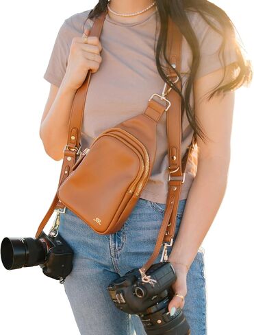 Ruby+Rae The Duo Camera Harness & Crossbody Bag ، تسخير الكاميرا مع حقيبة Crossbody قابلة للإزالة ، جلد نباتي ، داخلي من جلد الغزال in Kuwait