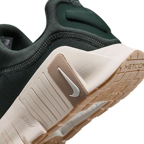 Nike Free Metcon 6 Women's Workout Shoes (FJ7126-300, Vintage Green/Gum Light Brown/Sail) Size 7 in Kuwait