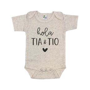Hola Tia & Tio Spanish Surprise Pregnancy Announcement for Aunt and Uncle | New Baby Announcement Gift for Sister and Brother (White)