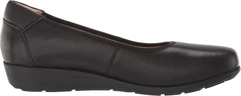Propét Women's Yara Ballet Flat in Saudi Arabia