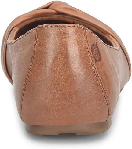 ولدت النساء ، ليلي فلات تان in Kuwait