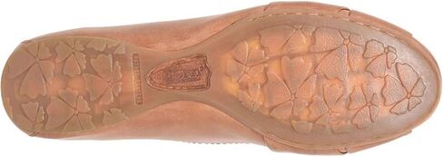 ولدت النساء ، ليلي فلات تان in Kuwait