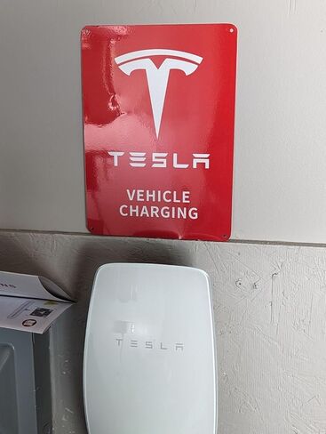 Level 2 EV Charger Sign for Tesla EV Charger in Saudi Arabia