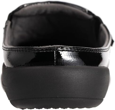 إحياء البغال المليء بالنساء in Kuwait