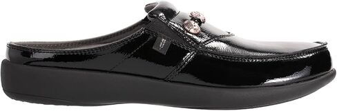 إحياء البغال المليء بالنساء in Kuwait