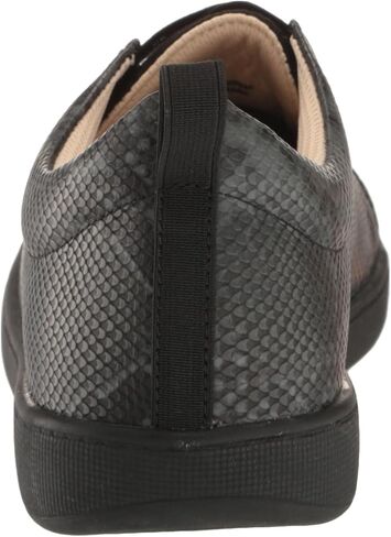 Trotters Women's Loafer/Slipon in Saudi Arabia