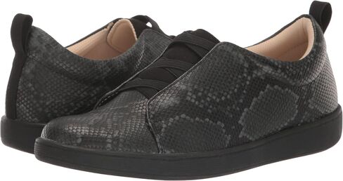 Trotters Women's Loafer/Slipon in Saudi Arabia