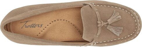 Trotters Women's Dawson Loafer in Kuwait