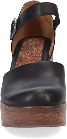 ب. نساء ، أليسون تسد in Kuwait