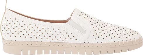 Easy Street Women's Fresh Sneaker in Kuwait