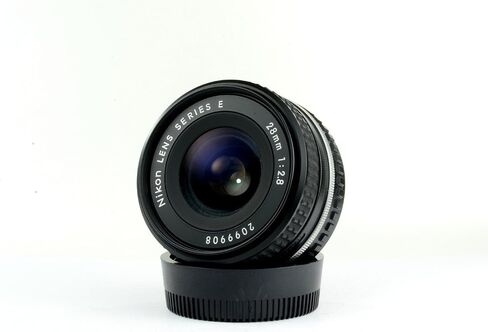 Nikon 28mm F/2.8 AIS Lens MF لكاميرات SLR DSLR (متجددة) in Saudi Arabia