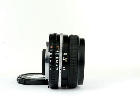 Nikon 28mm F/2.8 AIS Lens MF لكاميرات SLR DSLR (متجددة) in Saudi Arabia