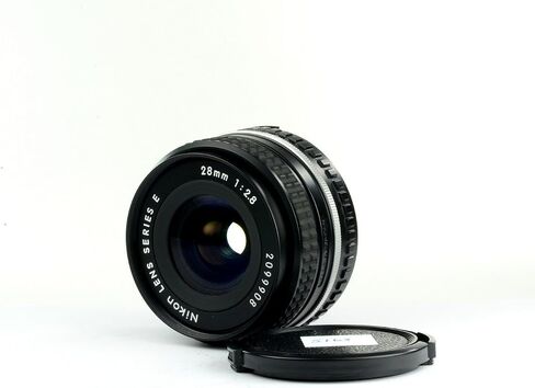 Nikon 28mm F/2.8 AIS Lens MF لكاميرات SLR DSLR (متجددة) in Saudi Arabia