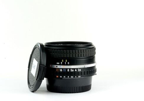 Nikon 28mm F/2.8 AIS Lens MF لكاميرات SLR DSLR (متجددة) in Saudi Arabia
