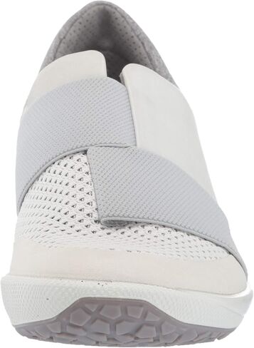 تنزلق الحياة الحيوية للمرأة ECCO على حذاء رياضة in Kuwait