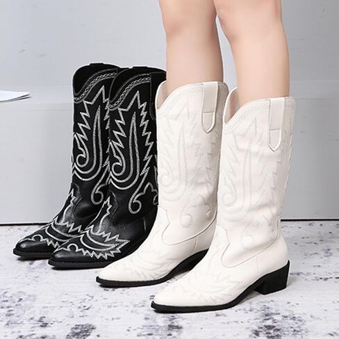 Uoqapre Western Cowgirl Cowboy Boots للنساء أو السيدات ، كعب مكتنز منتصف العجل في الكاحل المدببة الجوارب القصيرة in Kuwait