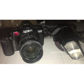 Minolta Maxxum 7000i 35MM SLR Film Camera with AF zoom lens (Renewed)