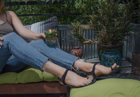 Xero Shoes Women's Gessie Lightweight Sandal - Parefoot Minimalist Sandal in Kuwait