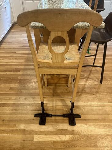 Flex Anti Tipping Chairs Stabalizer لأي كرسي ، وكراسي المطبخ الخاصة بك ، وحماية أطفالك من الحوادث. تعيين لكرسي واحد. لكراسي الساق المستقيمة. in Kuwait