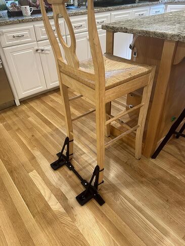 Flex Anti Tipping Chairs Stabalizer لأي كرسي ، وكراسي المطبخ الخاصة بك ، وحماية أطفالك من الحوادث. تعيين لكرسي واحد. لكراسي الساق المستقيمة. in Kuwait
