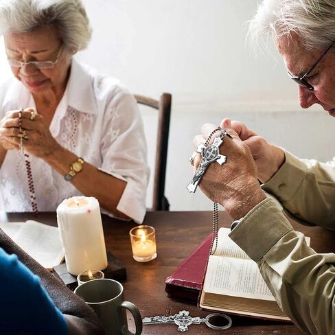 ميدالية مفاتيح متقاطعة من كريستيان سانت بنديكت مع يسوع على حامل مفاتيح الصليب (متعددة الألوان) in Kuwait