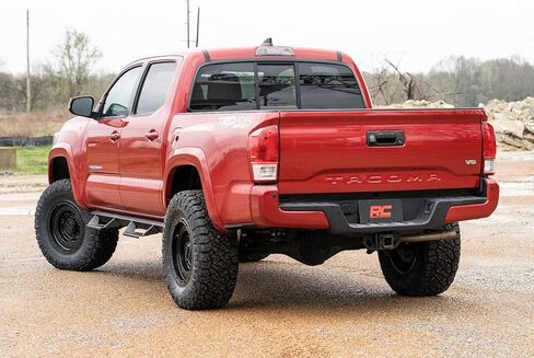 Rough Country 3.5" Bolt-On Lift Kit w/N3 Struts for 2005-2023 Tacoma - 74231 in Saudi Arabia