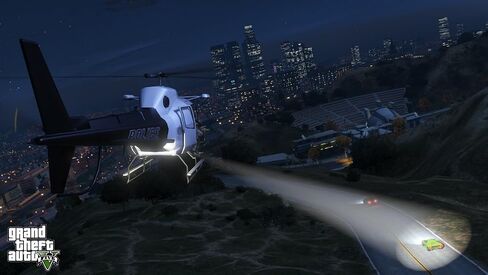 Grand Theft Auto V - Xbox 360 (Renewed) in Saudi Arabia