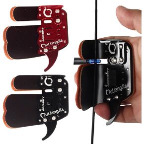 SOPOGER Recurve Bow Finger Tab - Archery Bow Release Trigger Leather Traditional Finger Tab Adjustable Finger Guard Protective Gear for Right Hand