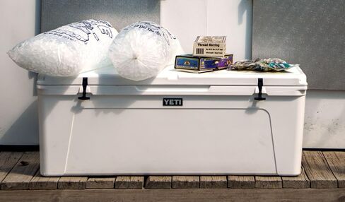 Yeti Tundra 250 مبرد ، أبيض in Kuwait