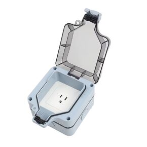 Outdoor Power Outlet, Waterproof Weatherproof IP66 US Electrical Outlet Box, 15A 110-250V Outdoor Plug Socket, Lockable Socket with Clear Cover for Garden Outdoor Indoor (Single Plug Socket)